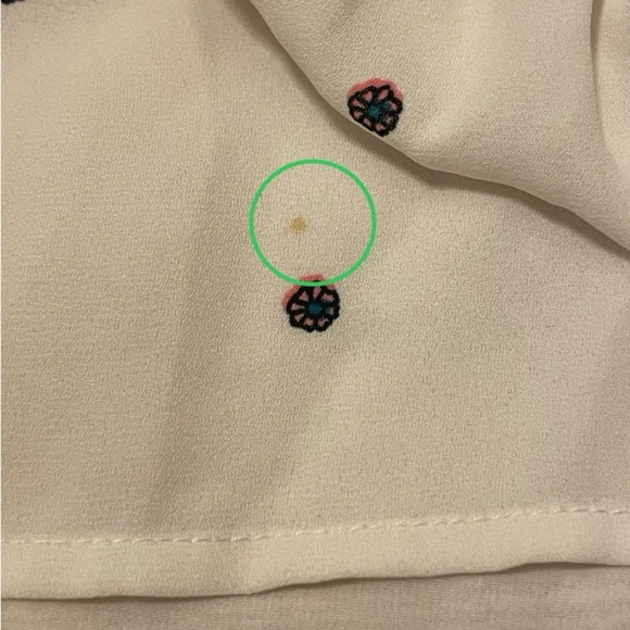 ANN TAYLOR LOFT Petites Dotted Double V Peplum Shell Top in Whisper White - Picture 6 of 9